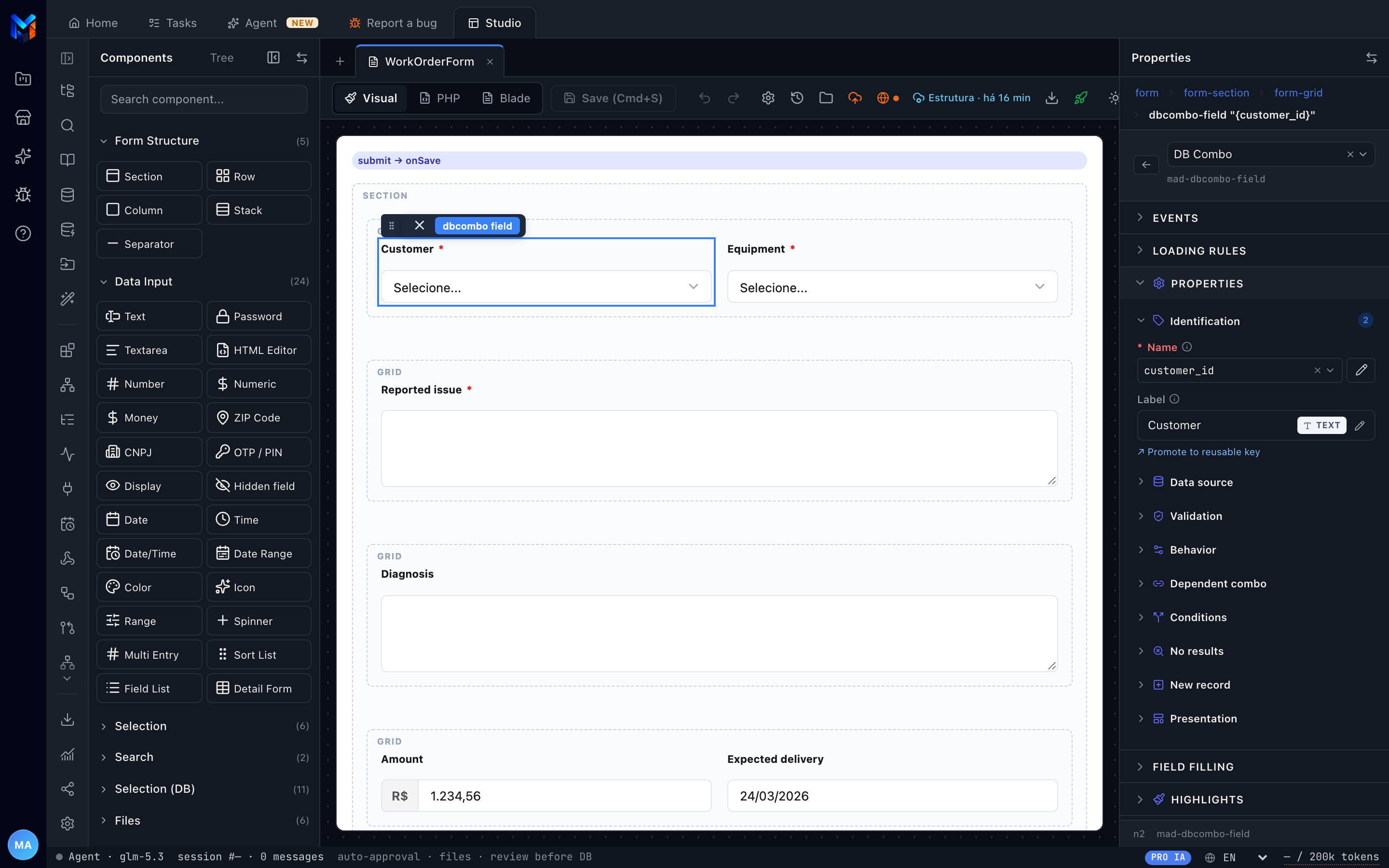 MadBuilder editor with the “Cadastro de Venda” (sale record) form on the canvas, the Pessoa (person) field selected and the properties panel open